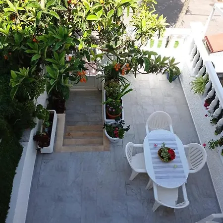 Majuelos Apartament *